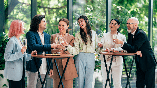 A escolha do local deve considerar as demandas da empresa antes, durante e depois do evento (Imagem: oneinchpunch | Shutterstock)