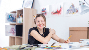 O planejamento e a valorização do próprio trabalho ajudam artistas a construir uma carreira mais sustentável (Imagem: Undrey | Shutterstock)