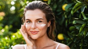 Cuidados na primavera contribuem para a saúde e beleza da pele (Imagem: BLACKDAY | Shutterstock)