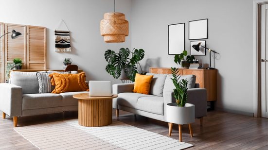 É possível inserir elementos na decoração que ajudem a trazer a energia da primavera para dentro de casa (Imagem: Pixel-Shot | Shutterstock)