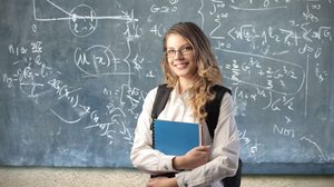 A preparação para a prova de matemática do Enem exige repertório e estratégia (Imagem: Ollyy | Shutterstock)