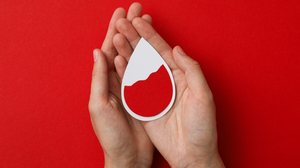 A doação de medula óssea pode ajudar a salvar vidas (Imagem: AtlasStudio | Shutterstock)