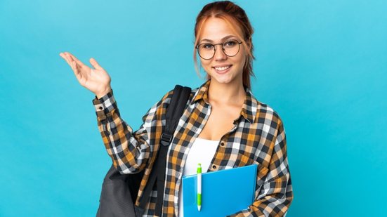 A atenção aos direitos do candidato evita imprevistos e garante uma participação mais segura no exame (Imagem: Luis Molinero | Shutterstock)