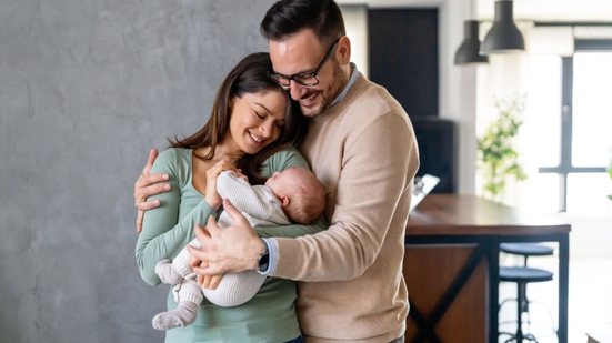 Alguns cuidados são importantes para garantir a saúde do bebê (Imagem: NDAB Creativity | Shutterstock)