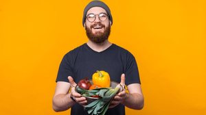 Ter uma dieta equilibrada traz diversos benefícios para o organismo (Imagem: Vulp | Shutterstock)