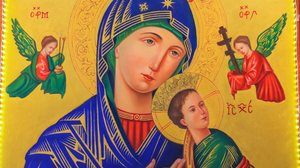 Nossa Senhora do Perpétuo Socorro é venerada como protetora e intercessora, oferecendo auxílio constante aos fiéis em suas necessidades (Imagem: Immaculate | Shutterstock)