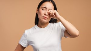 O choro é uma forma do corpo processar e expressar emoções intensas (Imagem: AYO Production | Shutterstock)