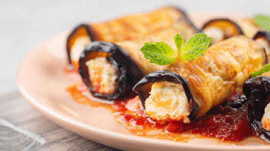 Rolinho de berinjela com ricota (Imagem: OlgaBombologna | Shutterstock)