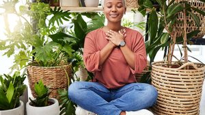 Técnicas simples driblam os efeitos das energias negativas e mantém a motivação para atividades diárias (Imagem: PeopleImages.com | Shutterstock)