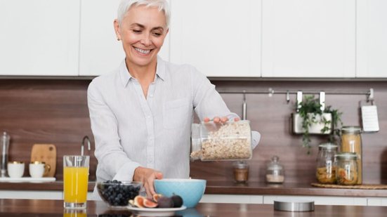 7 alimentos que ajudam a preservar a massa muscular após os 40 anos