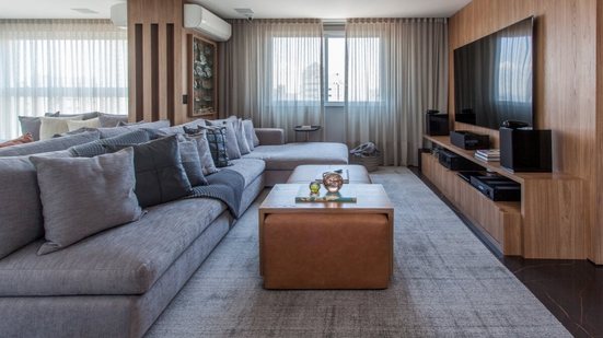 O controle automatizado de luzes e aparelhos eletrônicos proporciona uma experiência mais eficiente no dia a dia da residência
(Projeto: Dantas & Passos Arquitetura | Imagem: Eduardo Pozella)