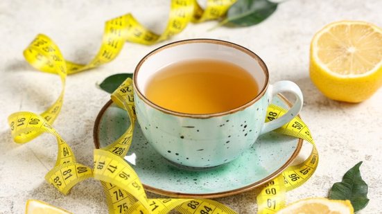 Chá verde com limão-siciliano (Imagem: Pixel-Shot | Shutterstock)