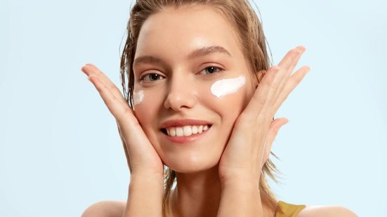 Cuidados simples ajudam a deixar a pele mais bonita para o verão (Imagem: Denis_Komarov | Shutterstock)