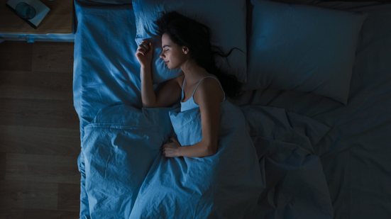 Questões de saúde podem afetar a qualidade do sono (Imagem: Gorodenkoff | Shutterstock)