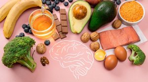 Uma alimentação equilibrada e saudável é essencial para o bom funcionamento do cérebro (Imagem: Svetlana Khutornaia | Shutterstock)