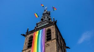 Os direitos da comunidade LGBTQIAPN+ são assegurados em certos países (Imagem: Tanya May | Shutterstock)