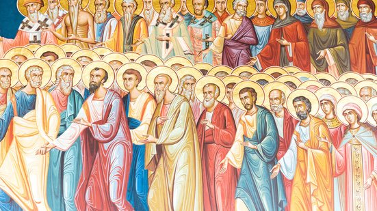 Ore a todos os santos neste dia (Imagem: Radu Bercan | Shutterstock)