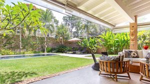 Escolher o piso certo para área externa agrega mais estética e funcionalidade ao projeto (Projeto: Dantas & Passos Arquitetura | Imagem: Maura Mello)