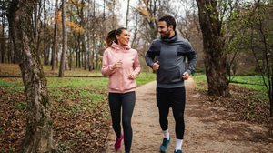 Práticas simples reduzem o efeito do clima no emocional (Imagem: Dusan Petkovic | Shutterstock)