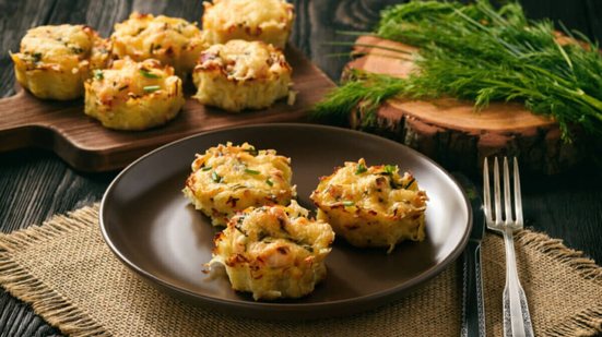 Muffin de batata-doce com frango (Imagem: Cesarz | Shutterstock)