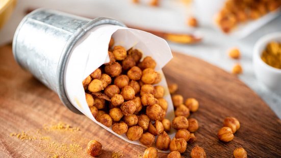 Snack de grão-de-bico (Imagem: Svetlana Monyakova | Shutterstock)