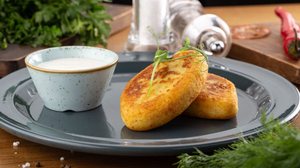 Bolinho de mandioca assado (Imagem: Slava Galaka | Shutterstock)