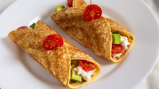 Crepe de milho com abacate (Imagem: Dina Photo Stories | Shutterstock)