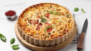 Quiche de tomate e queijo feta (Imagem: New Africa | Shutterstock)