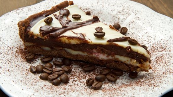 Torta de chocolate com café (Imagem: Luca Santilli | Shutterstock)