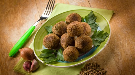 Bolinho de lentilha (Imagem: marco mayer | Shutterstock)
