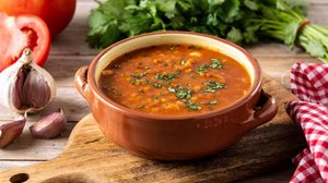 Sopa de lentilha vermelha (Imagem: etorres | Shutterstock)