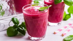 Suco de beterraba para fortalecer a imunidade (Imagem: Veronika Idiyat | Shutterstock)
