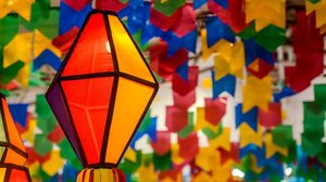 Decorar a casa com o tema junino é divertido e traz alegria (Imagem: Cacio Murilo | Shutterstock)