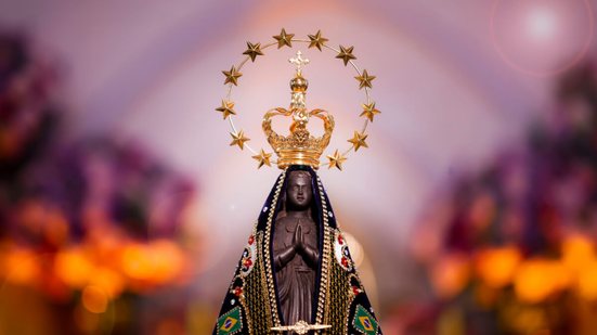 Nossa Senhora Aparecida é a Padroeira do Brasil (Imagem: Sidney de Almeida | Shutterstock)