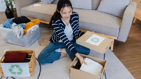 Desapegar é abrir espaço para o novo (Imagem: Worawee Meepian | Shutterstock)