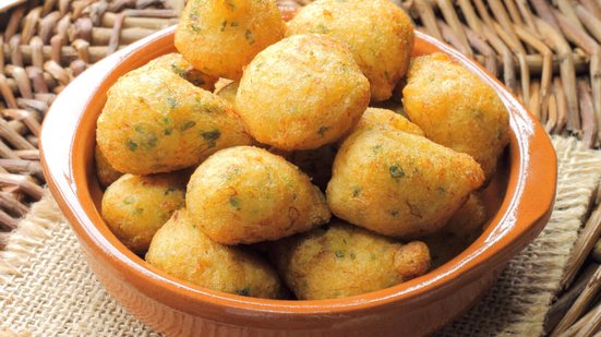Bolinho de talos e folhas (Imagem: Mariontxa | Shutterstock)