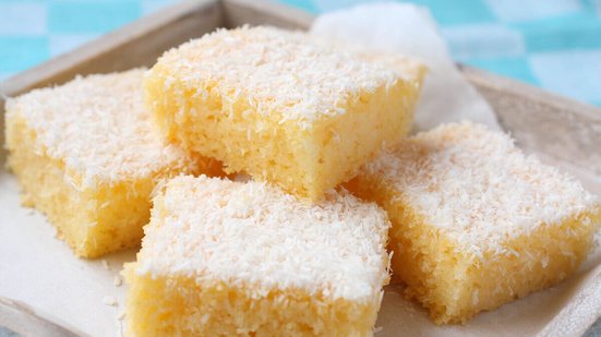 Bolo de coco (Imagem: Iryna Melnyk | Shutterstock)