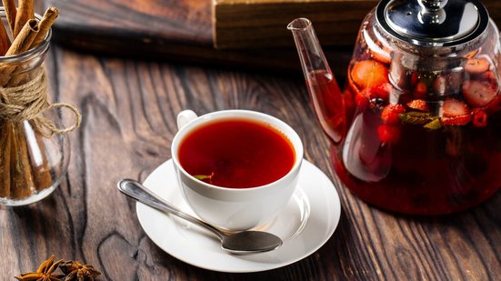 Chá de frutas vermelhas (Imagem: Hihitetlin | Shutterstock)