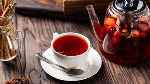 Chá de frutas vermelhas (Imagem: Hihitetlin | Shutterstock)