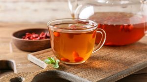 Chá de goji berry (Imagem: Pixel-Shot | Shutterstock)