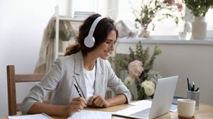 A preparação para exames exige foco e clareza sobre onde investir mais energia (Imagem: fizkes | Shutterstock)