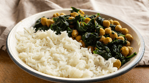 Grão-de-bico com espinafre (Imagem: Ground Picture | Shutterstock)