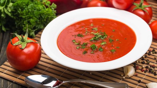 Sopa de tomate (Imagem: Billion Photos | Shutterstock)