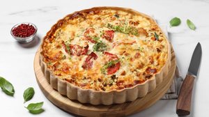 Quiche de tomate e queijo feta (Imagem: New Africa | Shutterstock)