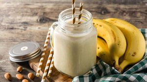 Vitamina de banana e amêndoas (Imagem: etorres | Shutterstock)
