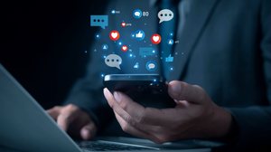 A comunicação estratégica se tornou essencial para fortalecer reputações e construir conexões duradouras no digital (Imagem: luechai wanapapobsuk | Shutterstock)