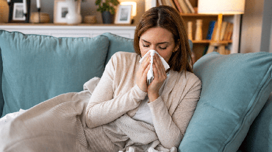 Além das mudanças no clima, a primavera pode trazer situações que exigem atenção especial com a saúde (Imagem: Photoroyalty | Shutterstock)