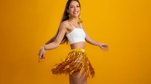 Alguns cuidados ajudam a preparar o abdômen para o Carnaval (Imagem: Prostock-studio | Shutterstock)