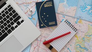 Mudança no pedido de vistos para Portugal traz desafios importantes para quem está em processo de migração ou planeja iniciar a solicitação (Imagem: Marcos Campos | Shutterstock)