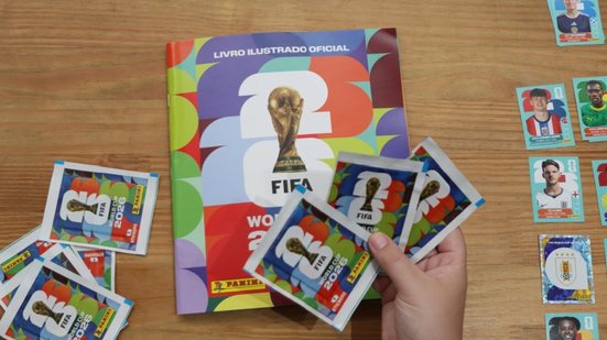 Trocar figurinhas da Copa vai além da diversão e contribui para o desenvolvimento infantil (Imagem: JFontan | Shutterstock)
